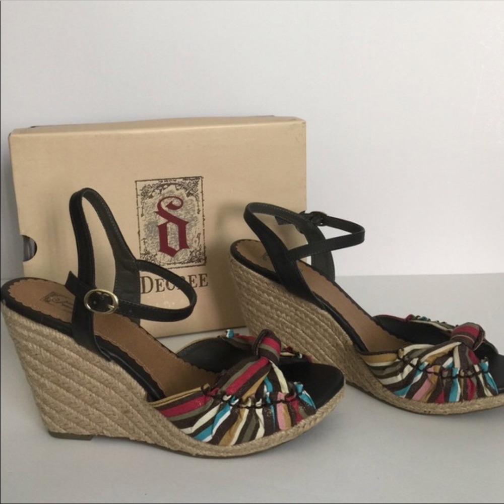 NIB DECREE CORA BROWN SIZE 9.5 WITH 4” WEDGE HEEL - Picture 4 of 4